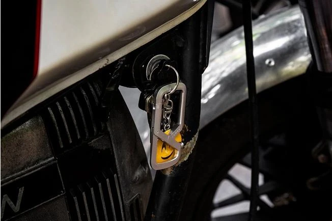 The James Brand Mehlville, Silver, Karabiner 7 The James Brand Mehlville, Silver, Karabiner – Bild 5