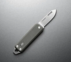 Titelseite -Messer World The Elko Primer Gray Draufsicht 1280x1280