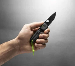 The Redstone All Black Serrated -Messer World The Redstone Allblack Serrated Inhand 1280x1280