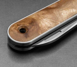 The Wayland Sycamore -Messer World The Wayland Sycamore Lanyardhole 1280x1280